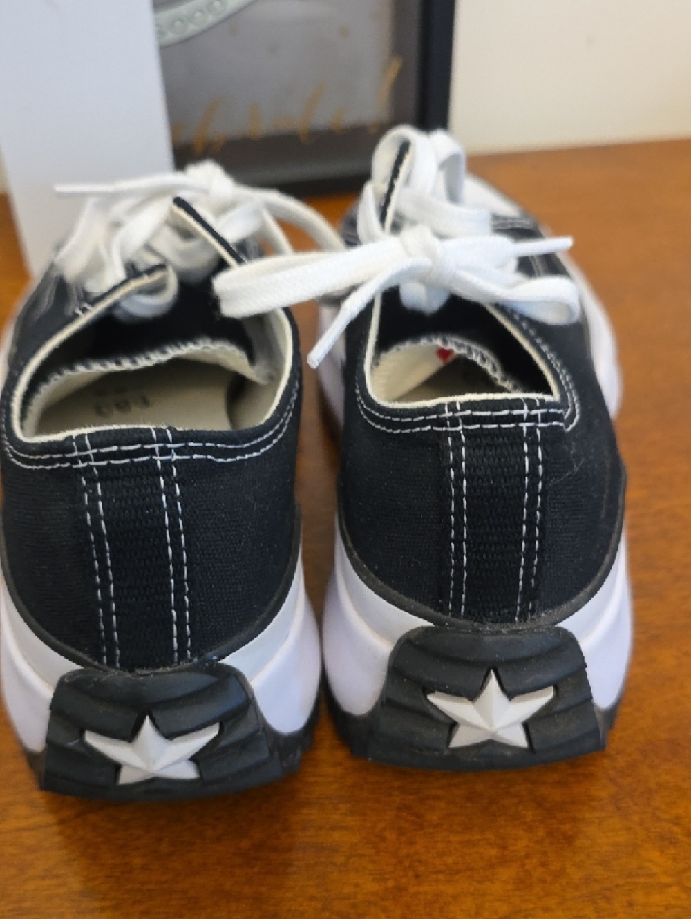 Converse Black and White Run Star Hike Box - Picture 2 of 4